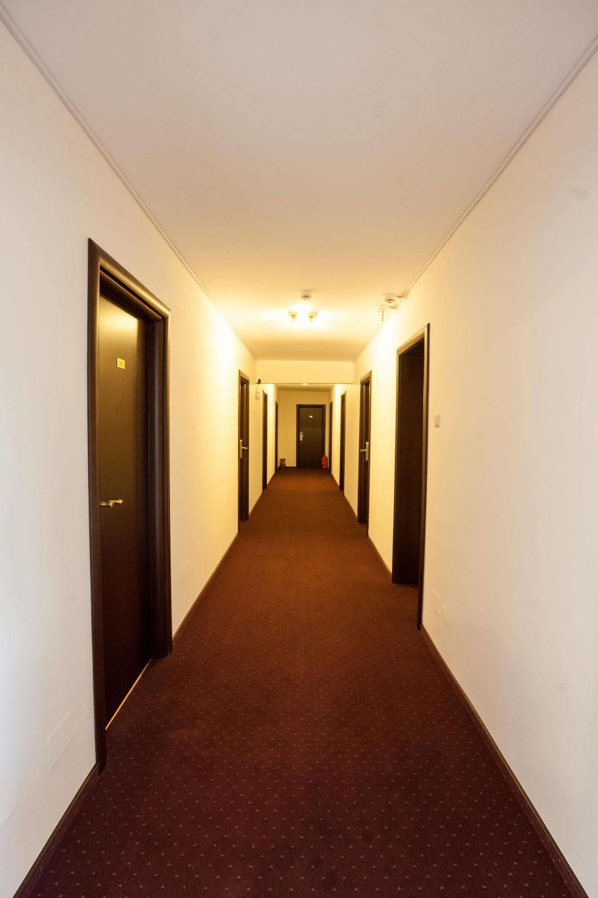 Hotel Nelisse Bucarest Exterior foto